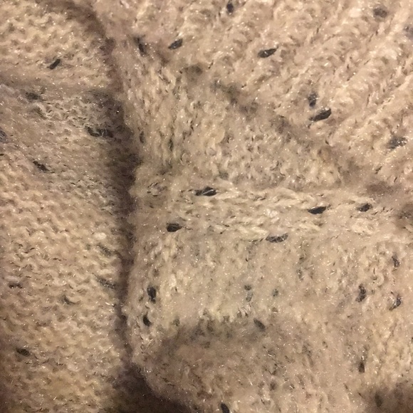 white mohair sweater with balck/grey dots - Picture 4 of 4